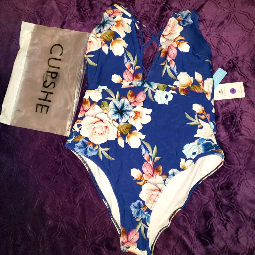 Cupshe size XL one piece